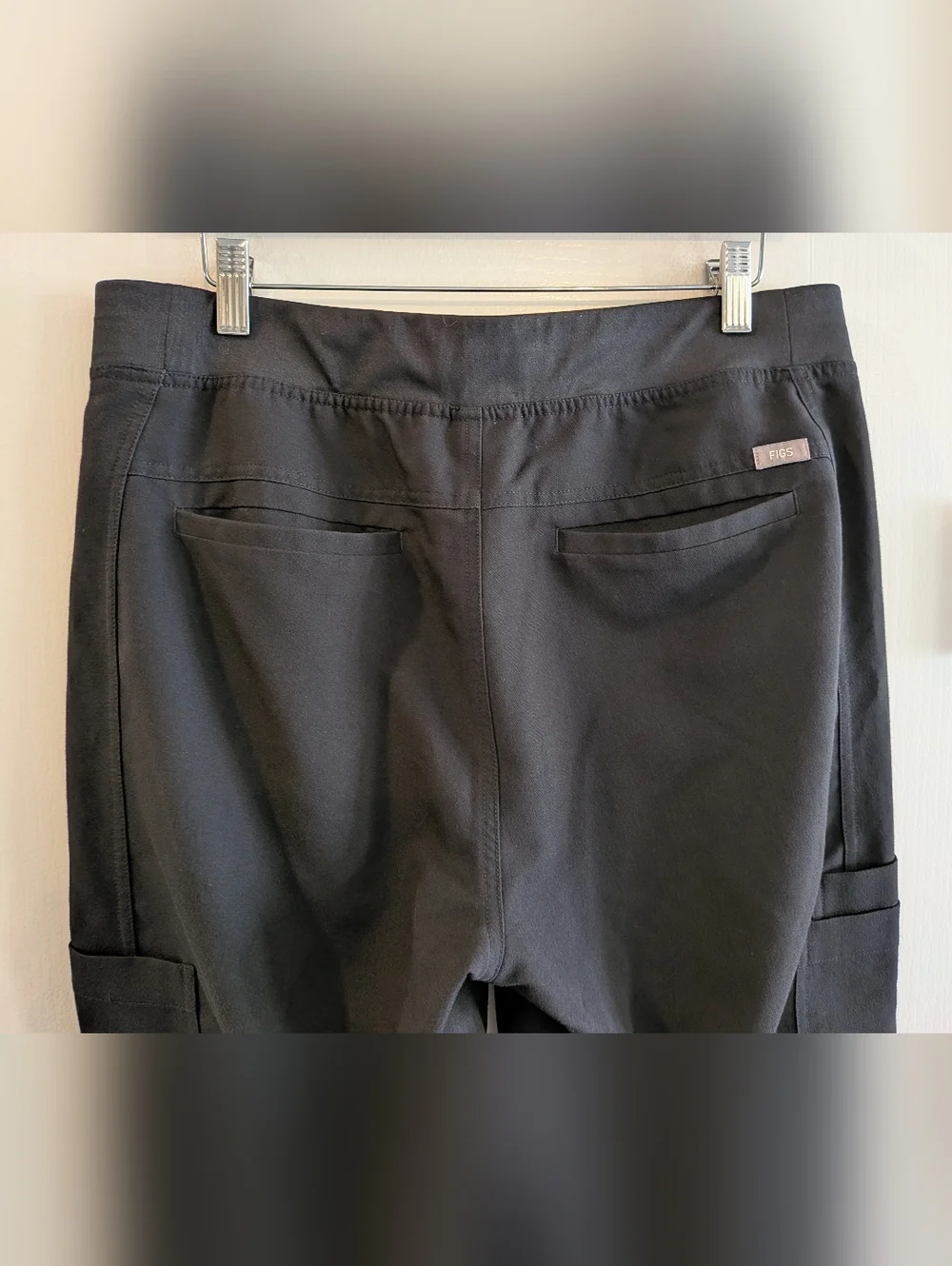 FIGS Axim Cargo Black Scrub Pants Men's Size Large Short Utility Uniform Nurse